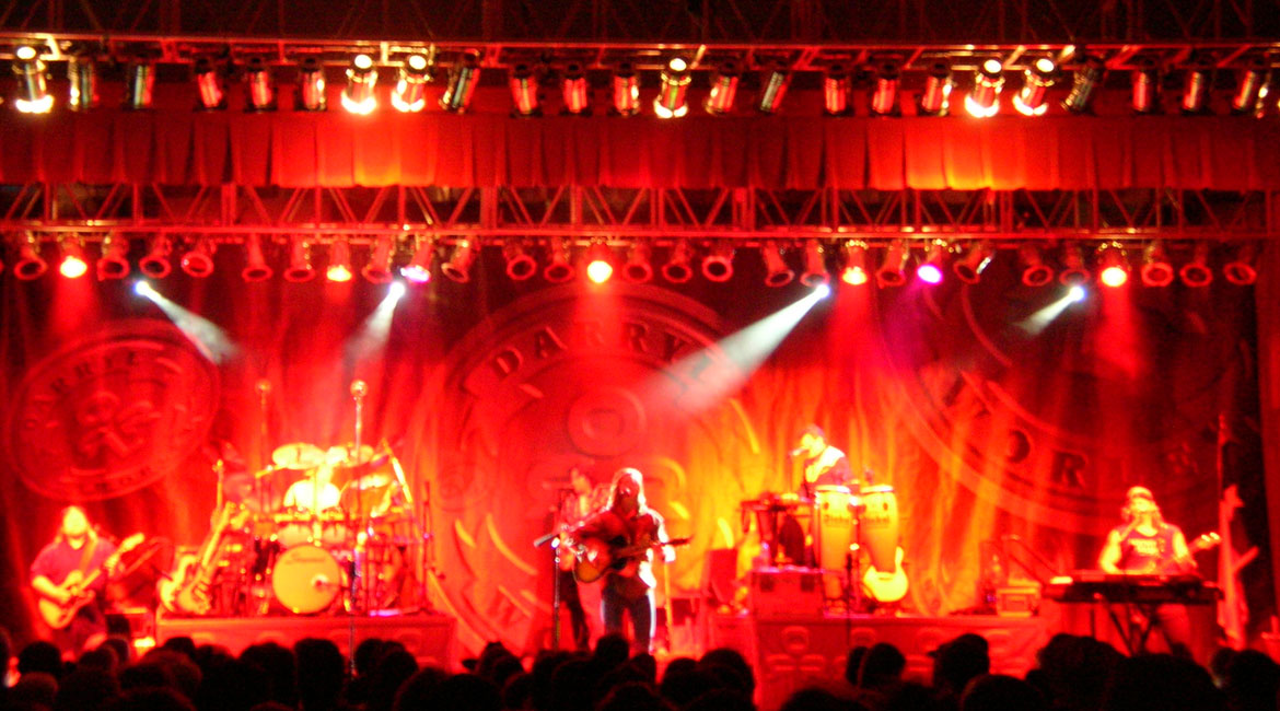 Full concert lighting rig